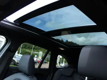 X1 xDr. 20i M Sport HUD Pano HiFi RFK NavPlus