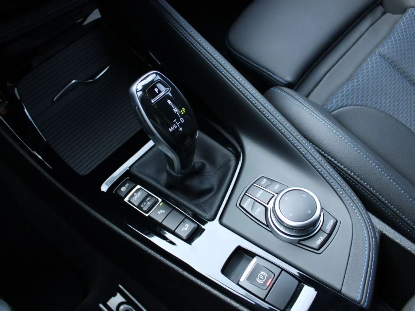 X1 xDr. 20i M Sport HUD Pano HiFi RFK NavPlus