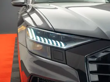 AUDI Q8 55 TFSI Quatrro S Line