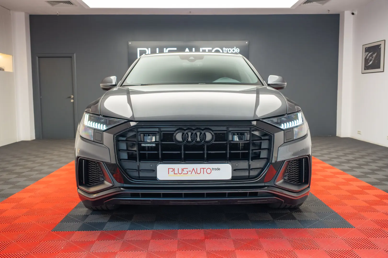 AUDI Q8 55 TFSI Quatrro S Line