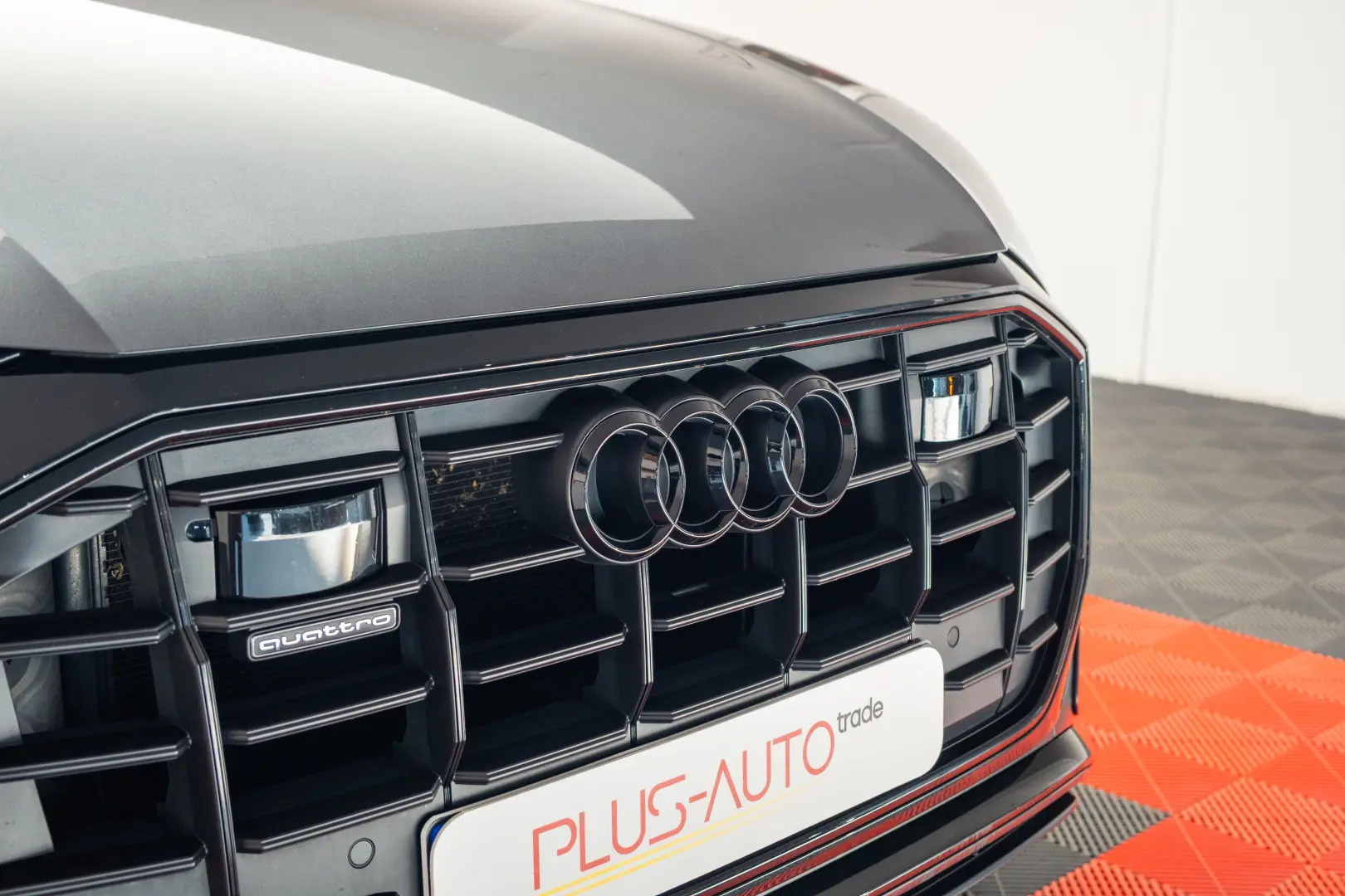 AUDI Q8 55 TFSI Quatrro S Line