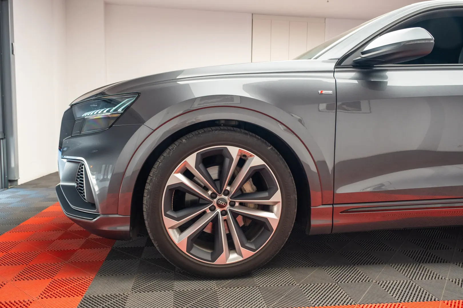 AUDI Q8 55 TFSI Quatrro S Line