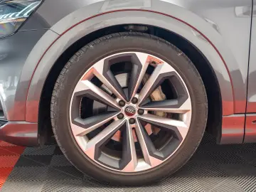 AUDI Q8 55 TFSI Quatrro S Line
