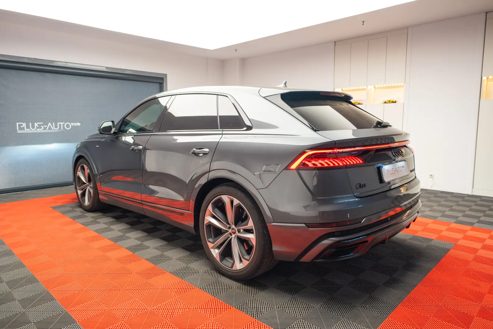 AUDI Q8 55 TFSI Quatrro S Line