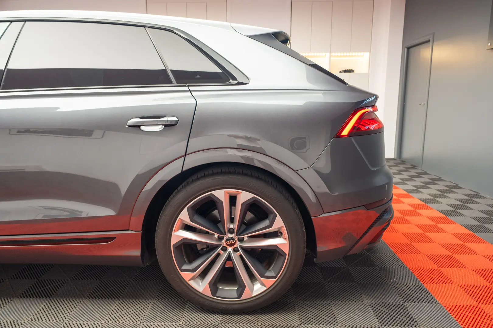 AUDI Q8 55 TFSI Quatrro S Line