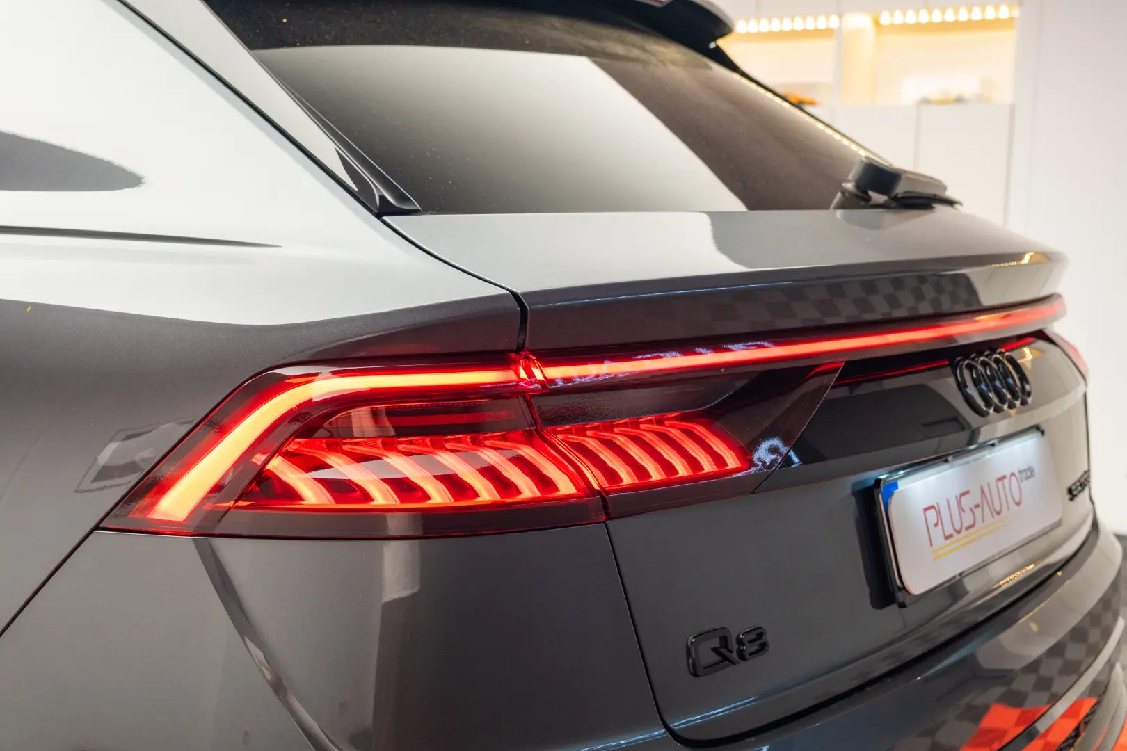 AUDI Q8 55 TFSI Quatrro S Line