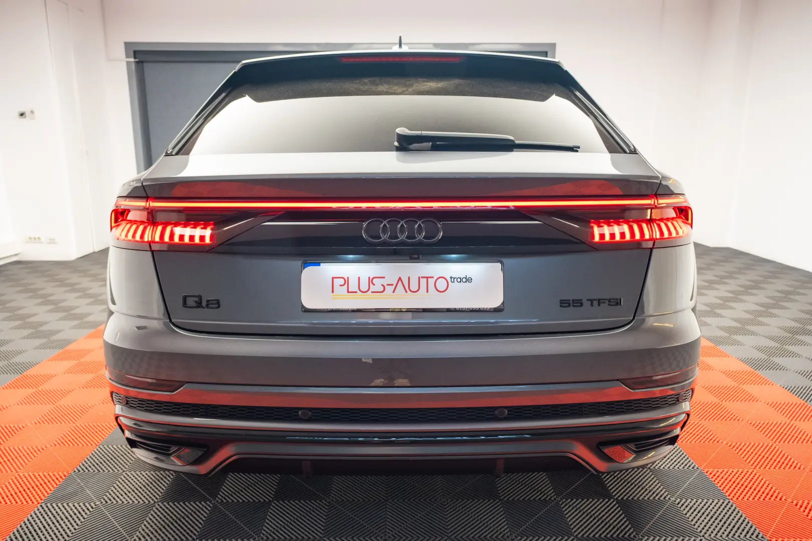 AUDI Q8 55 TFSI Quatrro S Line