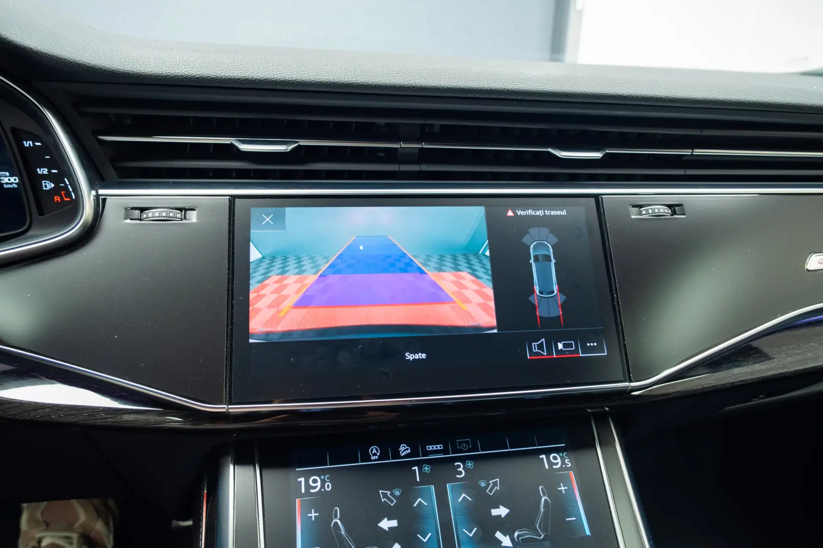 AUDI Q8 55 TFSI Quatrro S Line