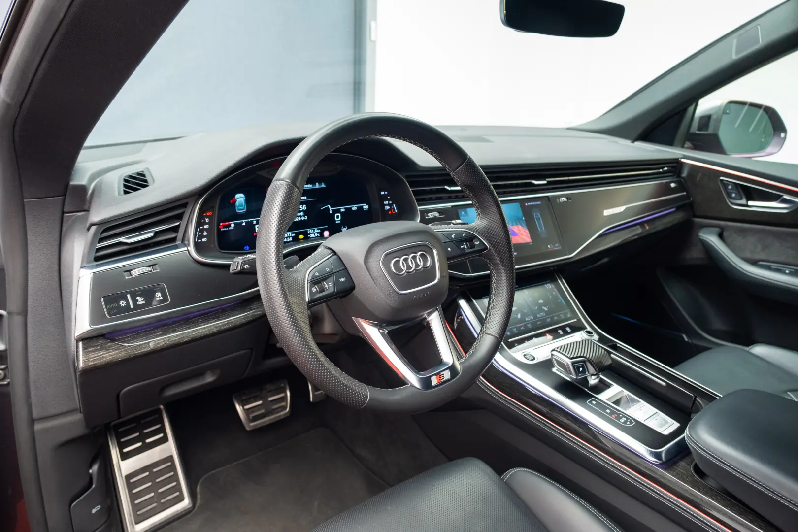AUDI Q8 55 TFSI Quatrro S Line