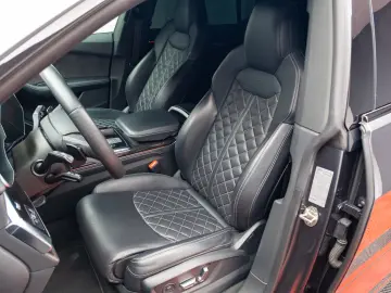 AUDI Q8 55 TFSI Quatrro S Line