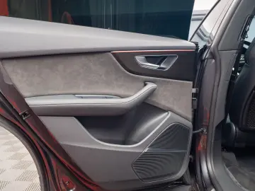 AUDI Q8 55 TFSI Quatrro S Line