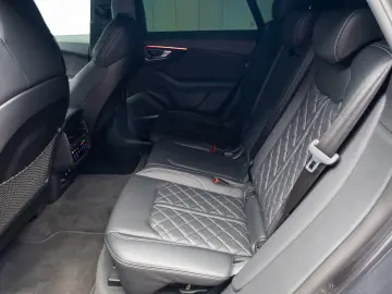 AUDI Q8 55 TFSI Quatrro S Line