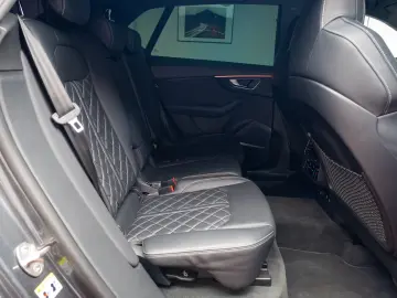 AUDI Q8 55 TFSI Quatrro S Line