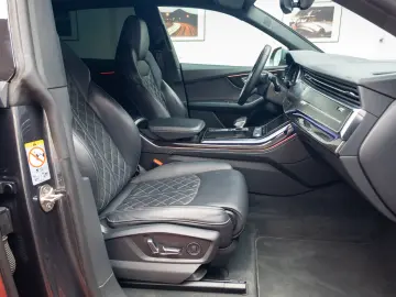 AUDI Q8 55 TFSI Quatrro S Line