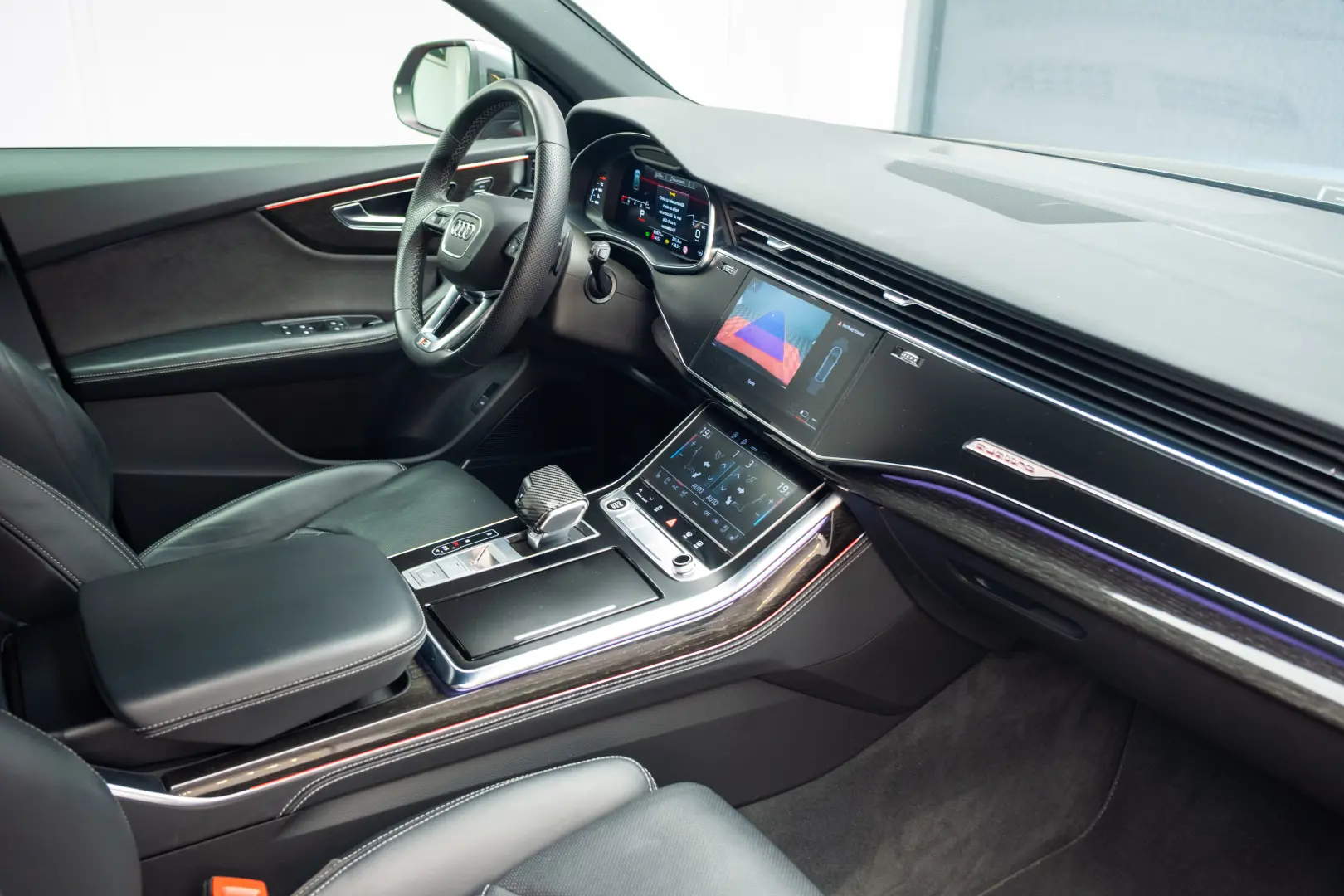 AUDI Q8 55 TFSI Quatrro S Line
