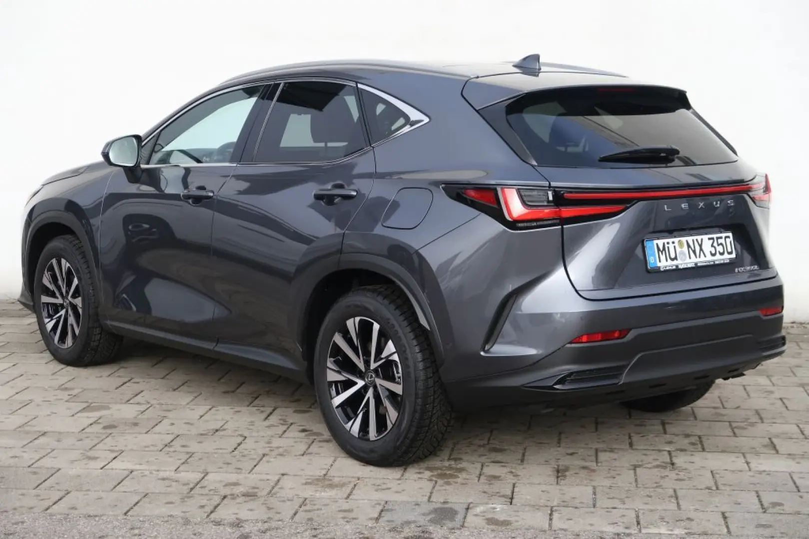 NX 350h Luxury Line