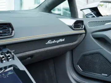 Huracán EVO Spyder 640-4/SENSONUM/SPORTSEATS/LFT