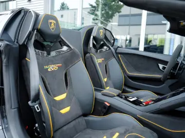 Huracán EVO Spyder 640-4/SENSONUM/SPORTSEATS/LFT