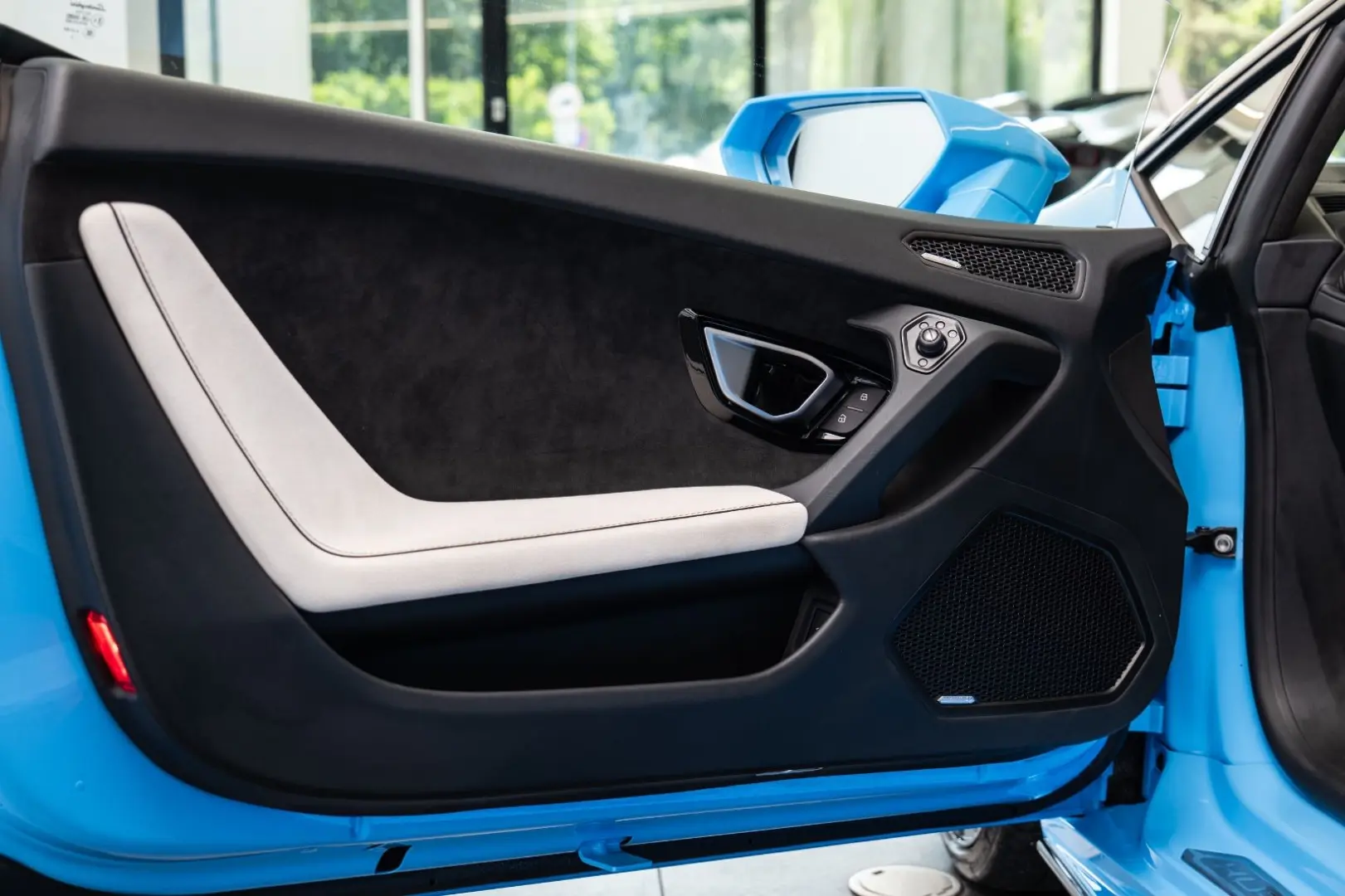Huracán EVO Spyder/Blu Cepheus/LIFT/Sensonum
