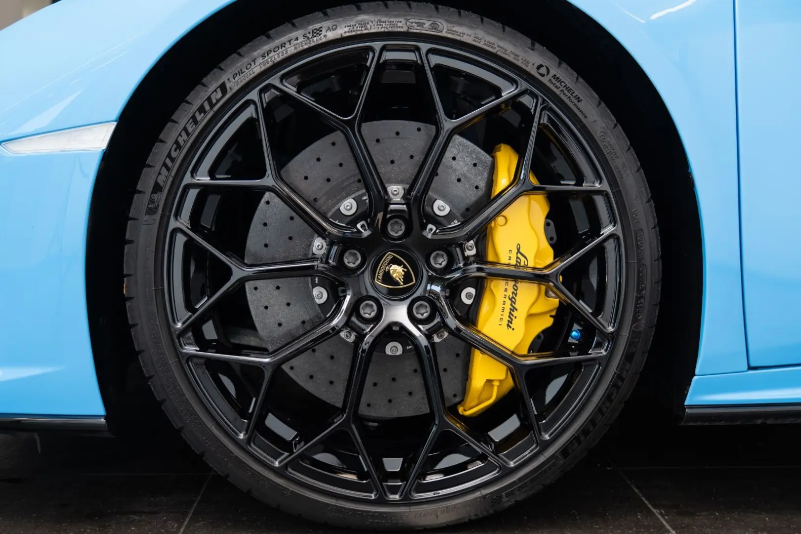 Huracán EVO Spyder/Blu Cepheus/LIFT/Sensonum