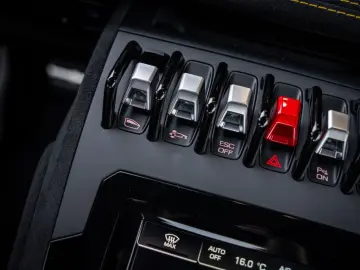 Huracán 5.2 V10 Tecnica RWD - Giallo Inti | Fabr