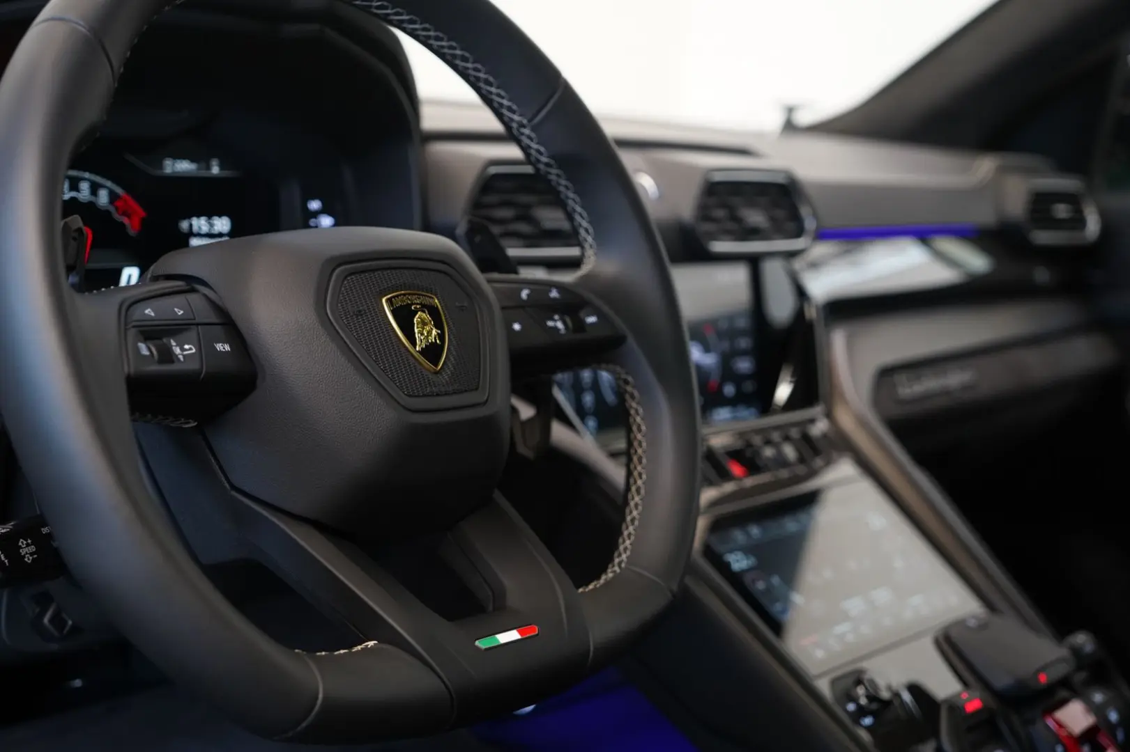 Urus S *1.HD *23Zoll *Pano *Keramik *B&O *Carbon