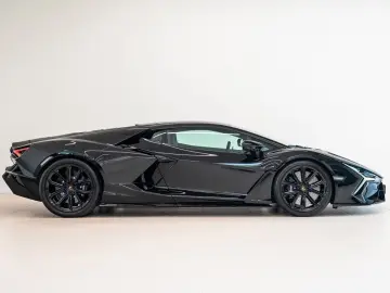 Revuelto 6.5 V12 HPEV