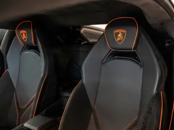 Revuelto 6.5 V12 HPEV