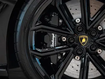 Revuelto 6.5 V12 HPEV