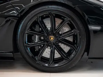 Revuelto 6.5 V12 HPEV