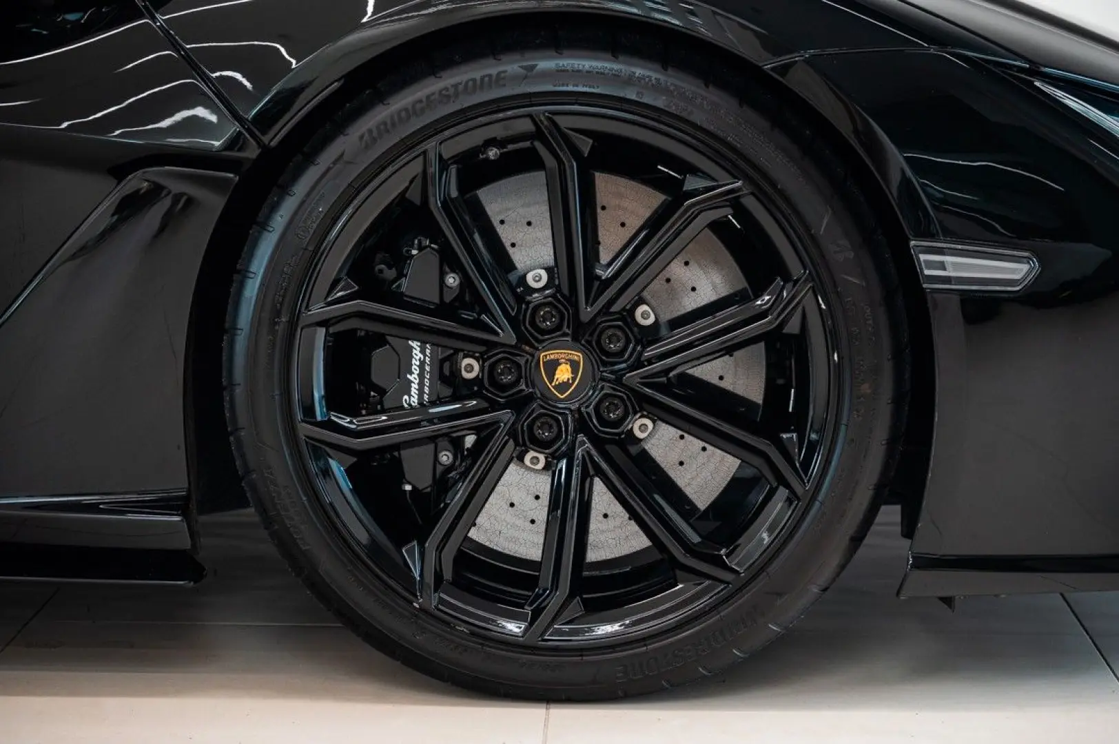 Revuelto 6.5 V12 HPEV