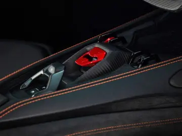 Revuelto 6.5 V12 HPEV