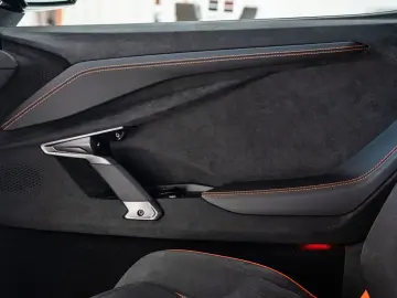 Revuelto 6.5 V12 HPEV
