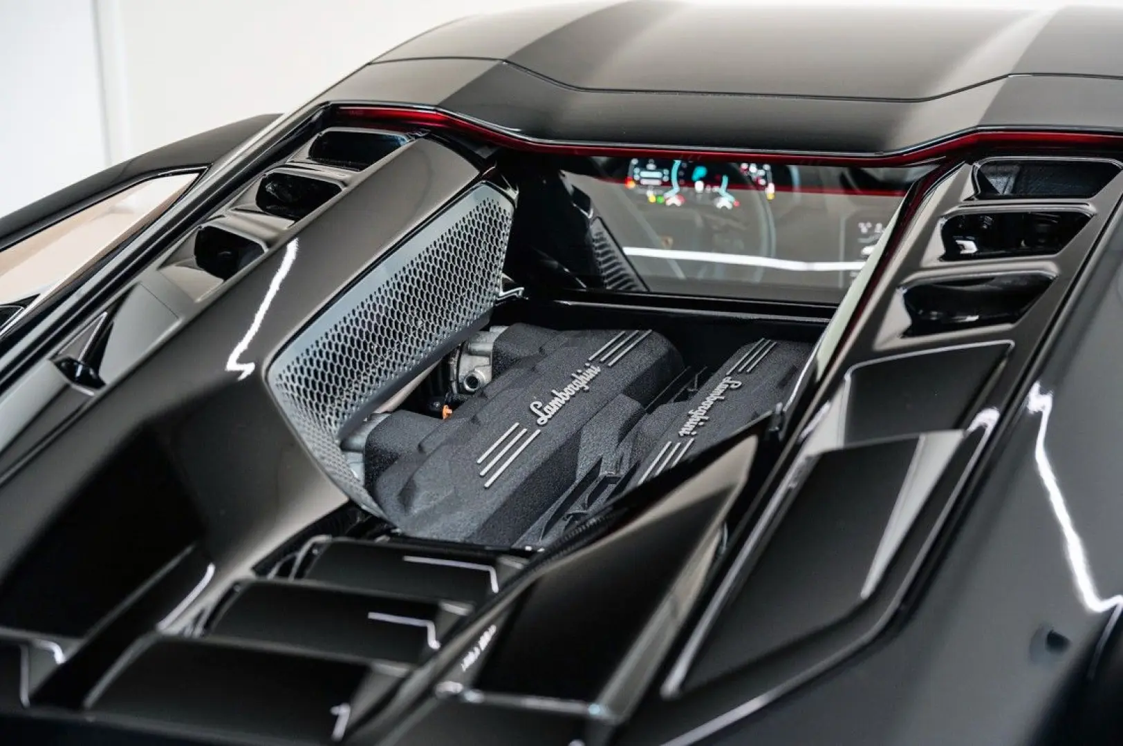 Revuelto 6.5 V12 HPEV