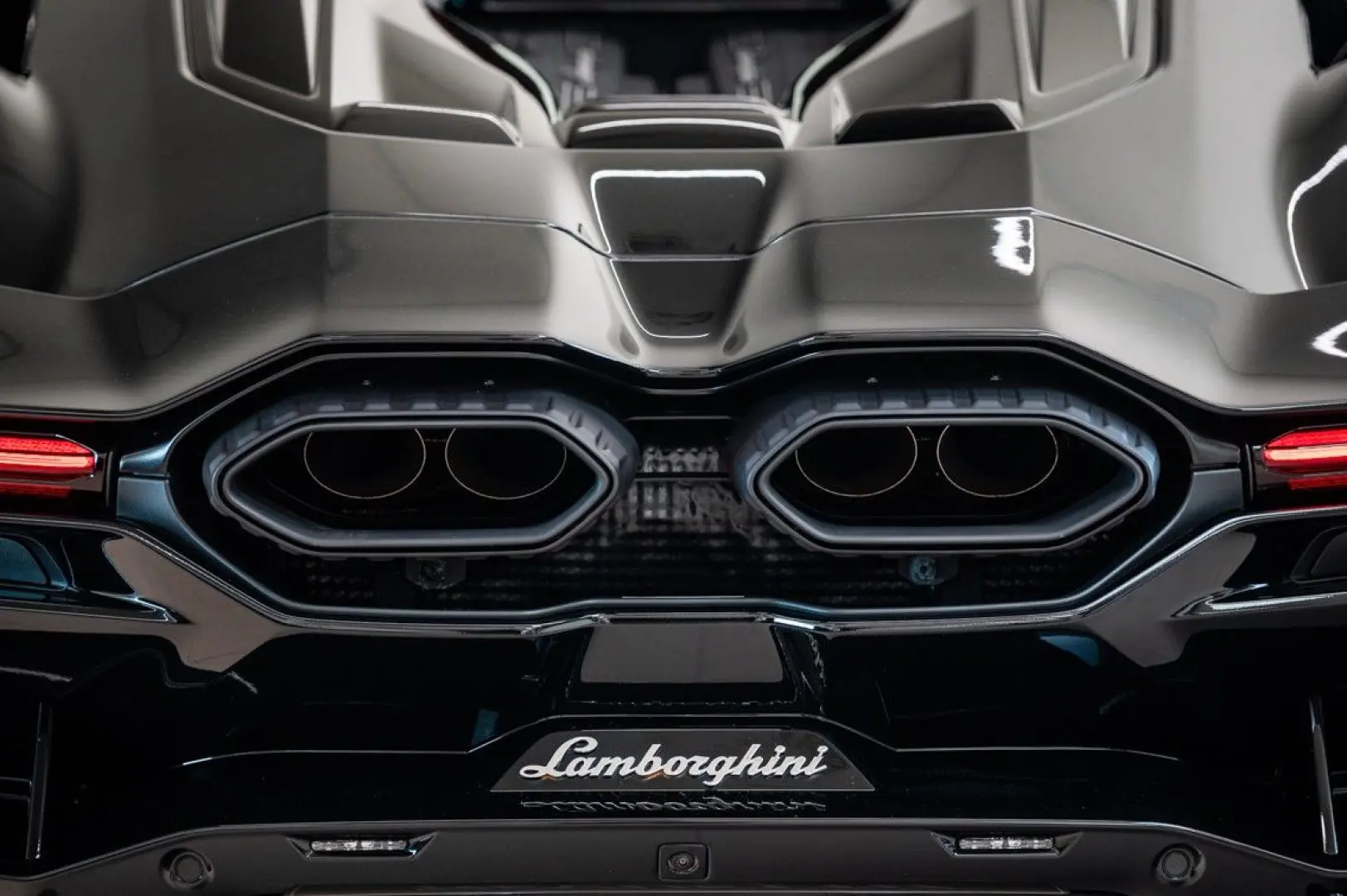 Revuelto 6.5 V12 HPEV