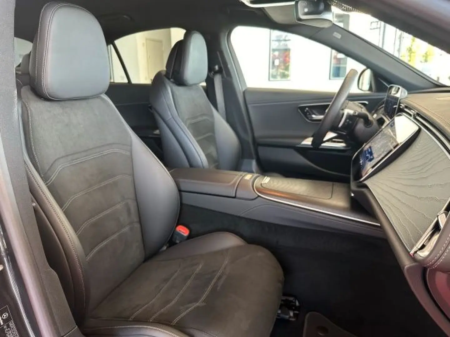 E 200 AMG KAMERA+DISTRONIC+KEYLESS+MBUX+NAVI+LED
