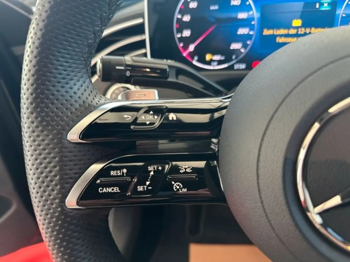 E 200 AMG KAMERA+DISTRONIC+KEYLESS+MBUX+NAVI+LED