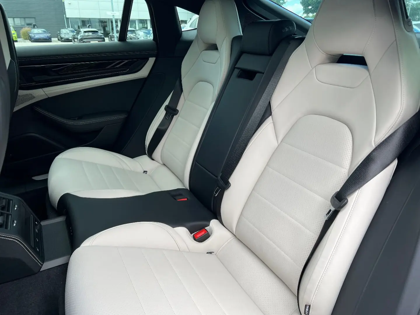 Panamera 4 E-Hybrid | Hinterachslenkung | ACC