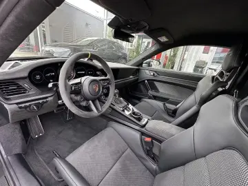 Porsche 911 GT3 RS Weissach Package