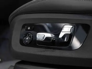 X6 M60i xDrive/BOWERS&WILKINS/CARBON/PANO/AHK