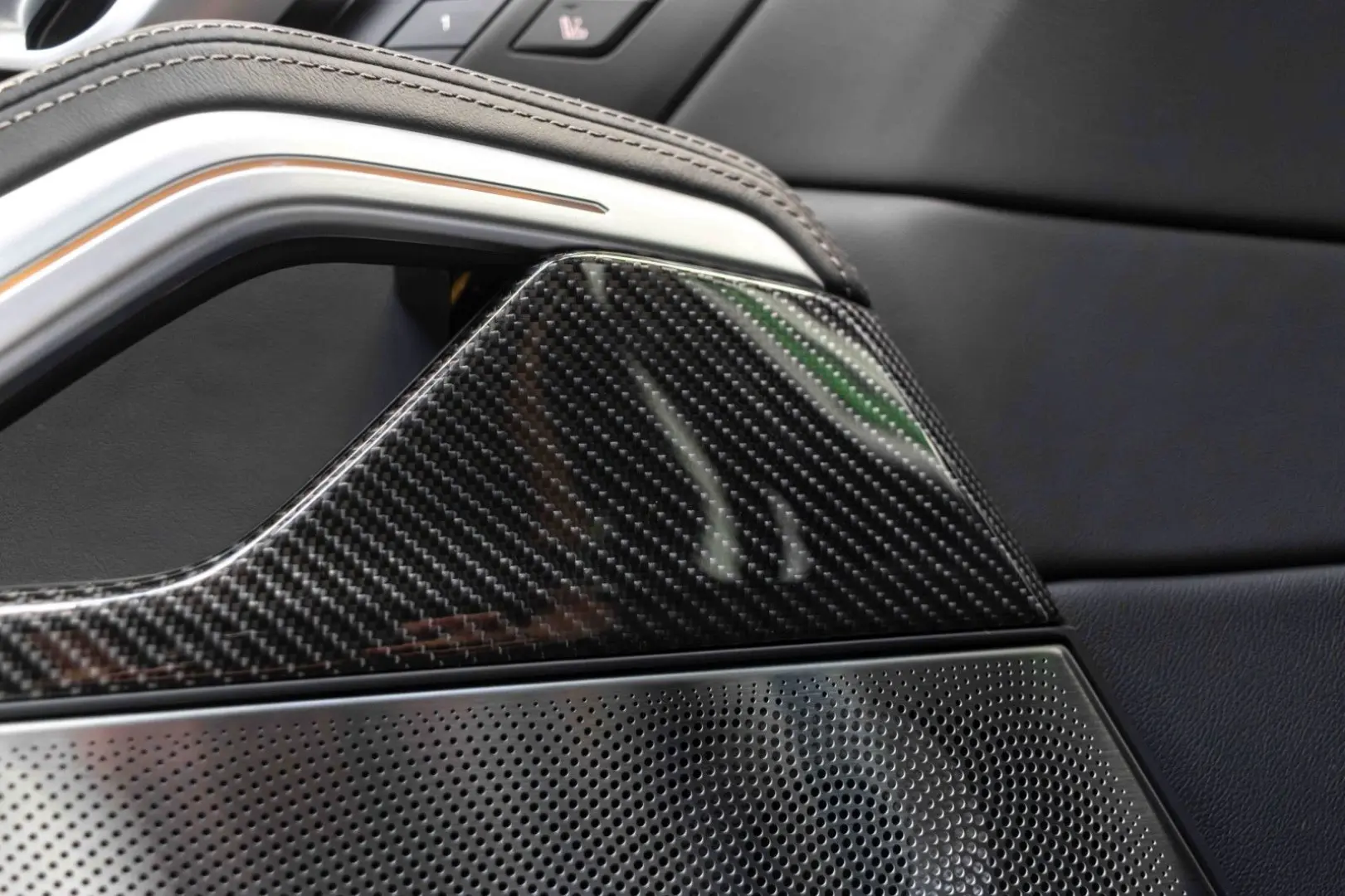 X6 M60i xDrive/BOWERS&WILKINS/CARBON/PANO/AHK