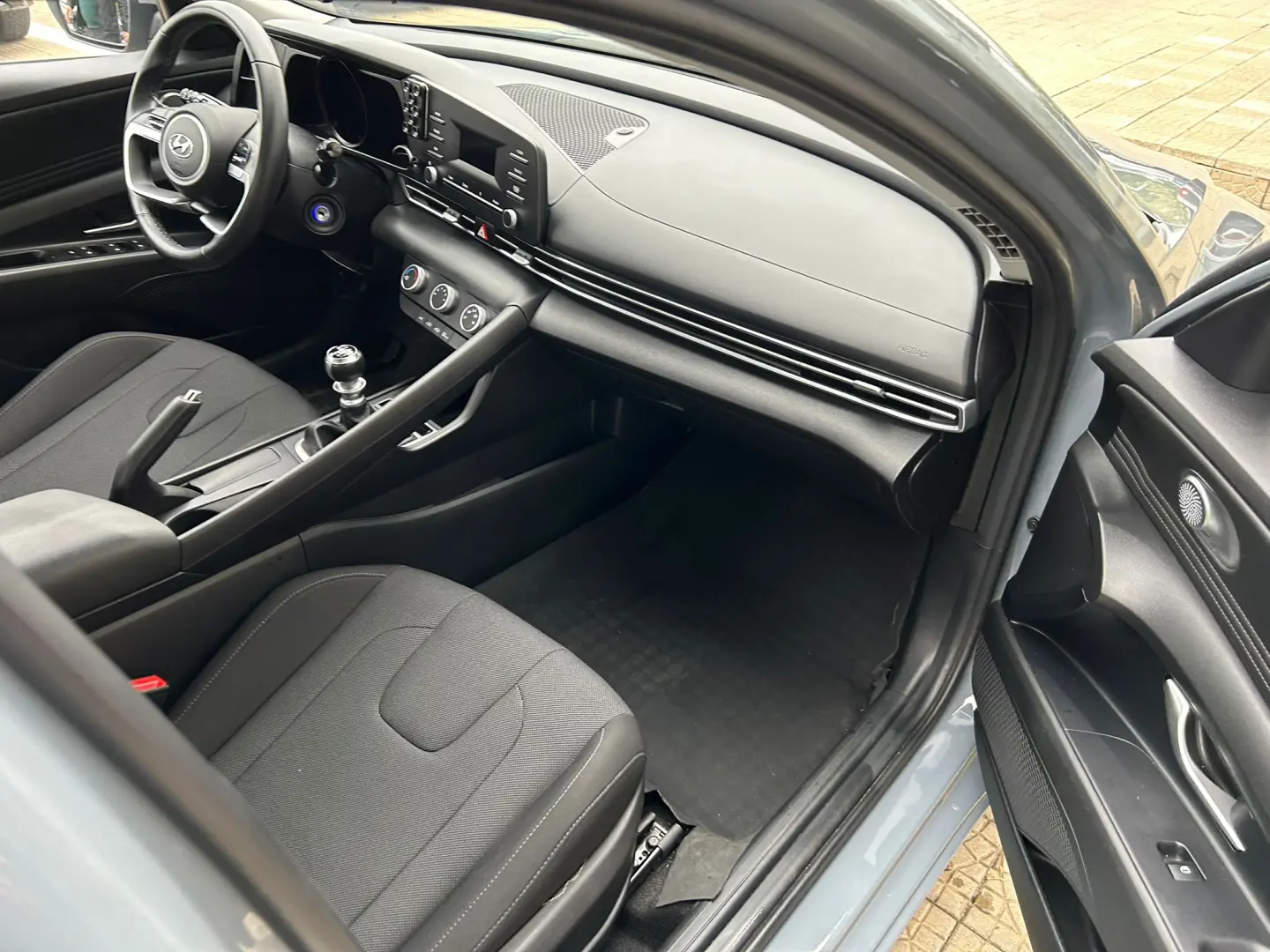 Hyundai Elantra 1.6 l 123 CP 6MT Classic
