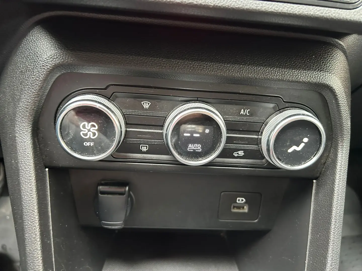 Dacia Logan TCe 90 Essential