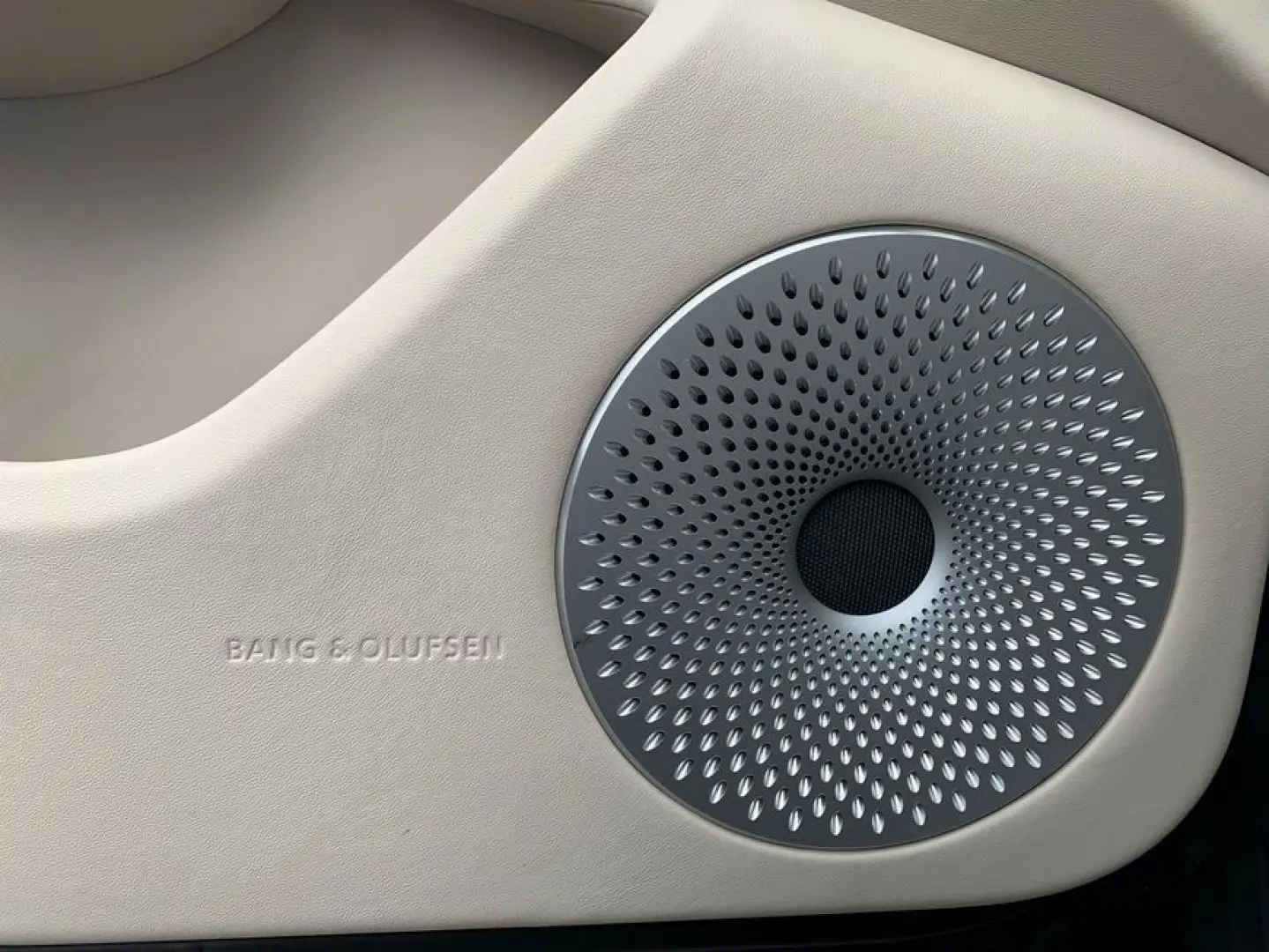 New Flying Spur V8 Azure