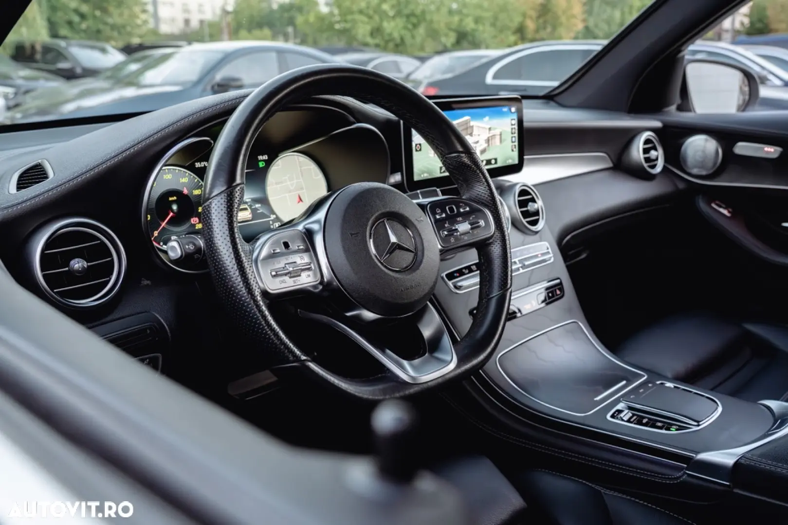 Mercedes-Benz GLC 300 4Matic 9G-TRONIC AMG Line