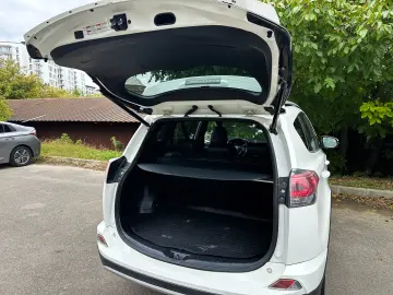 Toyota RAV4 2.5 4x2 Hybrid Style Selection