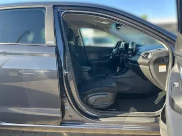 i30 Intro Edition Mild-Hybrid 1.5 T-GDI EU6d Nav
