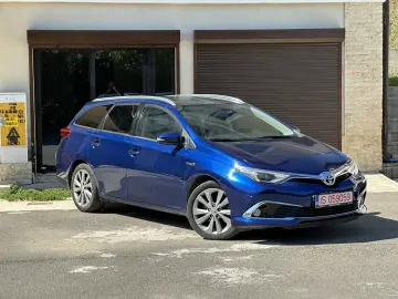 Toyota Auris 1.8 L VVT-i TS Hybrid Sol