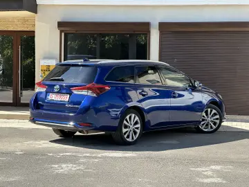 Toyota Auris 1.8 L VVT-i TS Hybrid Sol+