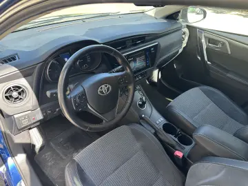 Toyota Auris 1.8 L VVT-i TS Hybrid Sol+